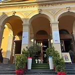 Main Street Retreat With Free Parking Apartman Szarajevó