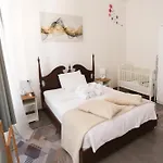 Апартаменты Main Street Retreat With Free Parking Сараево
