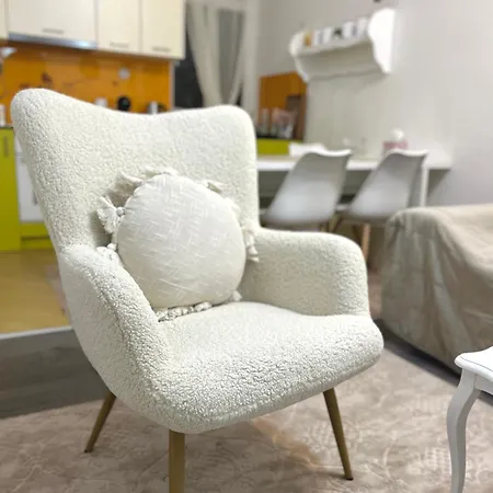 アパート Main Street Retreat With Free Parking サラエヴォ