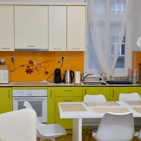 Main Street Retreat With Free Parking * Sarajevo