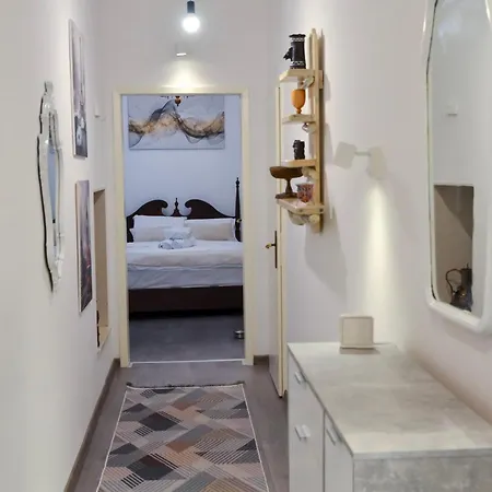 Main Street Retreat With Free Parking *