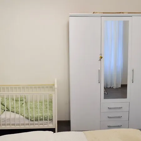 Main Street Retreat With Free Parking