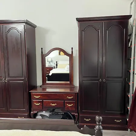 Main Street Retreat With Free Parking サラエヴォ