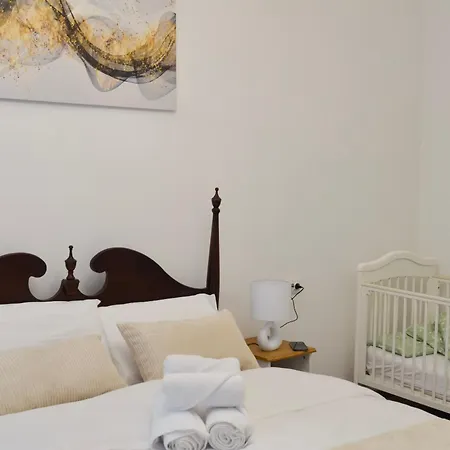 Main Street Retreat With Free Parking Apartment *
