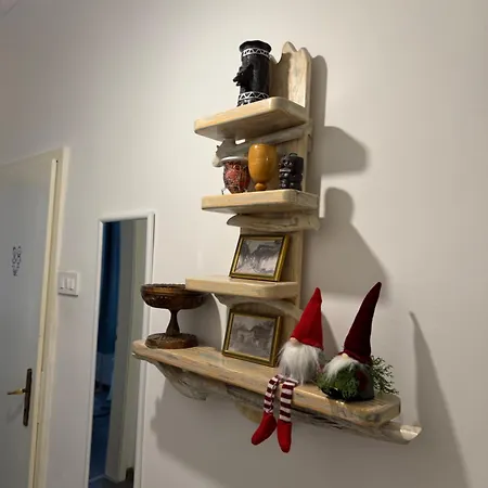 Main Street Retreat With Free Parking アパート