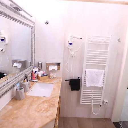 Apartmán Main Street Retreat With Free Parking *