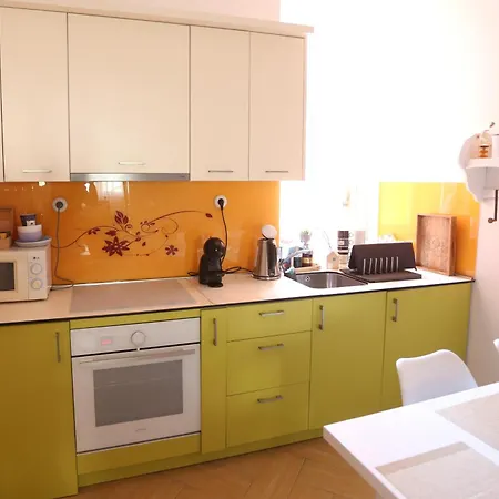 Main Street Retreat With Free Parking * Sarajevo