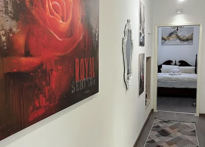 Main Street Retreat With Free Parking