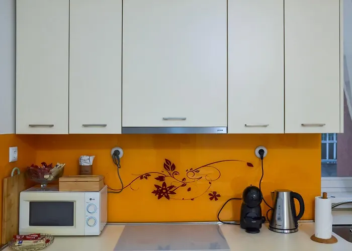 Main Street Retreat With Free Parking Sarajevo