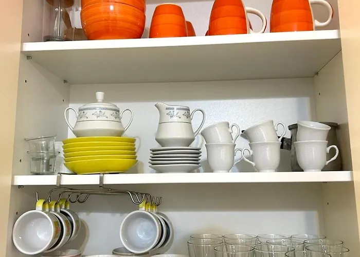 Main Street Retreat With Free Parking Lägenhet