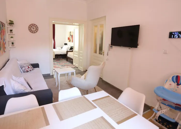 Main Street Retreat With Free Parking * Sarajevo